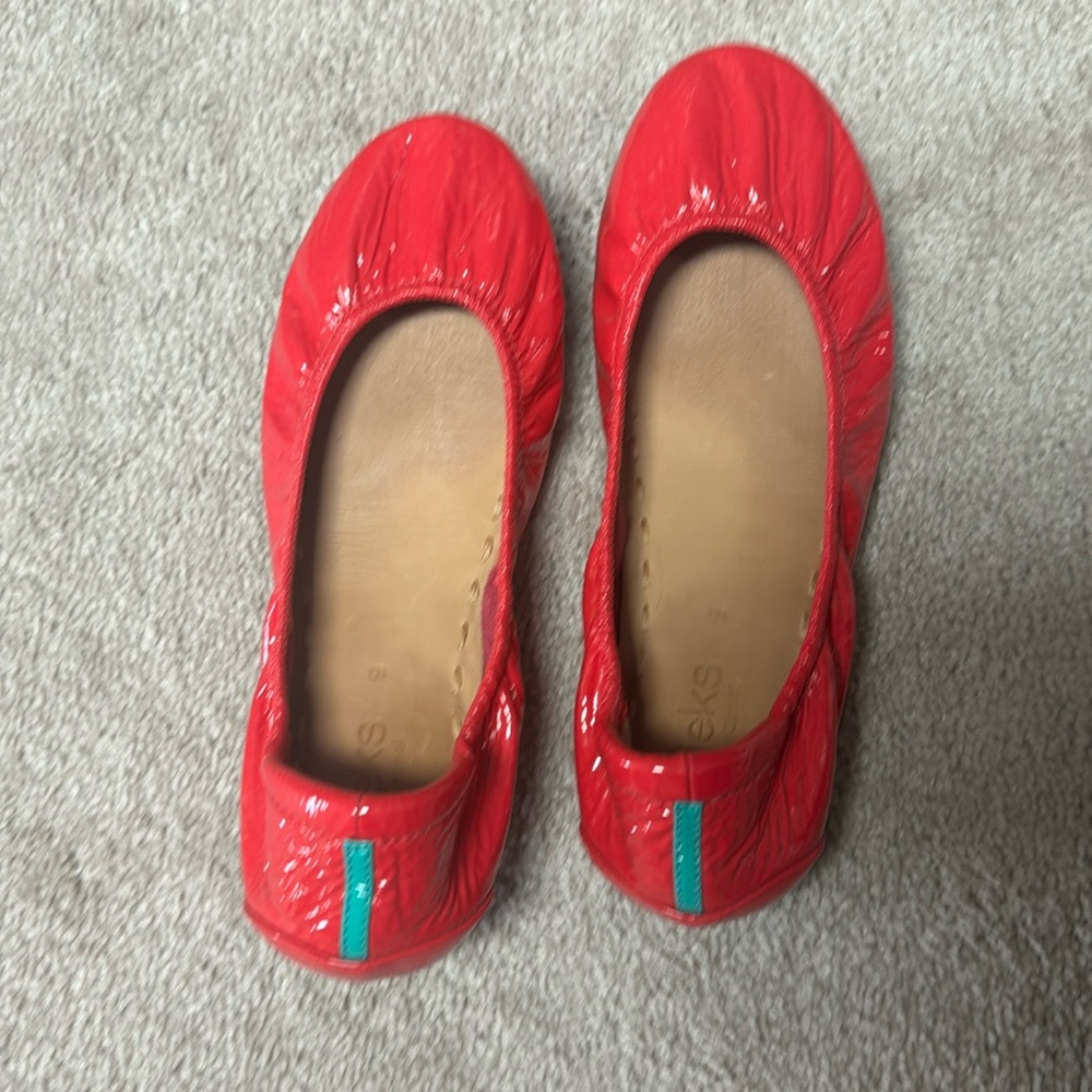 Razzleberry tieks. Like new. Size 9